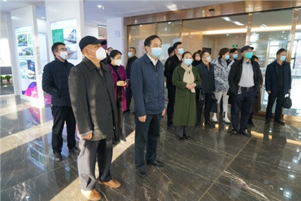 12月14日，張家界市政協黨組書記、主席歐陽斌一行來到張家界高新區萬眾實業集團有限公司，宣講黨的二十大精神